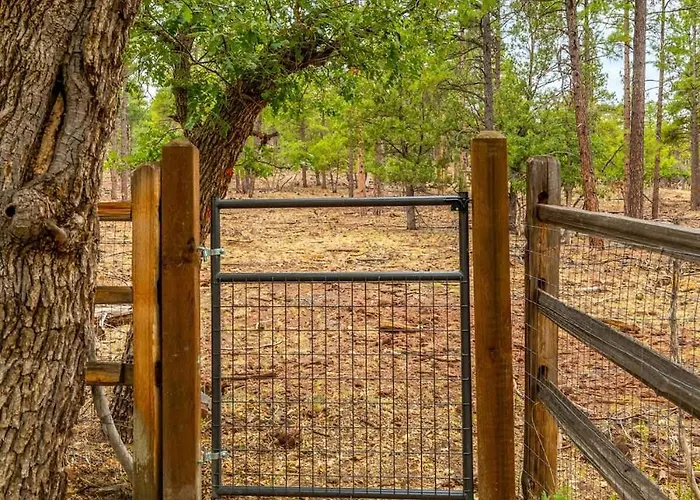 Holiday home The Ravens Court Retreat - Pathway To The Canyon Williams